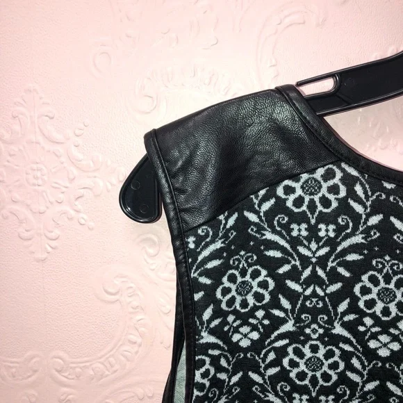 IVY BEAU sleeveless dress flower print leather shoulders (faux) black an… - Picture 5 of 11